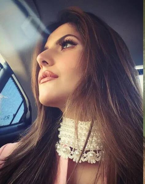 'ਅਕਸਰ 2' ਨੇ ਬੌਕਸ ਆਫਿਸ ਤੇ ਸਿਰਫ 7.18 ਕਰੋੜ ਦਾ ਹੀ ਬਿਜ਼ਨਸ ਕੀਤਾ ਸੀ। ਫ਼ਿਲਮ ਫਲੌਪ ਹੋ ਗਈ ਸੀ। ਜ਼ਰੀਨ ਦੇ ਨਾਲ ਫ਼ਿਲਮ 'ਚ ਅਭਿਨਵ ਸ਼ੁਕਲਾ ਤੇ ਗੌਤਮ ਨਜ਼ਰ ਆਏ ਸਨ। ਹਾਲਾਂਕਿ ਜ਼ਰੀਨ ਦੀ ਐਕਟਿੰਗ ਨੂੰ ਲੋਕਾਂ ਨੇ ਖੂਬ ਪਸੰਦ ਕੀਤਾ ਸੀ।