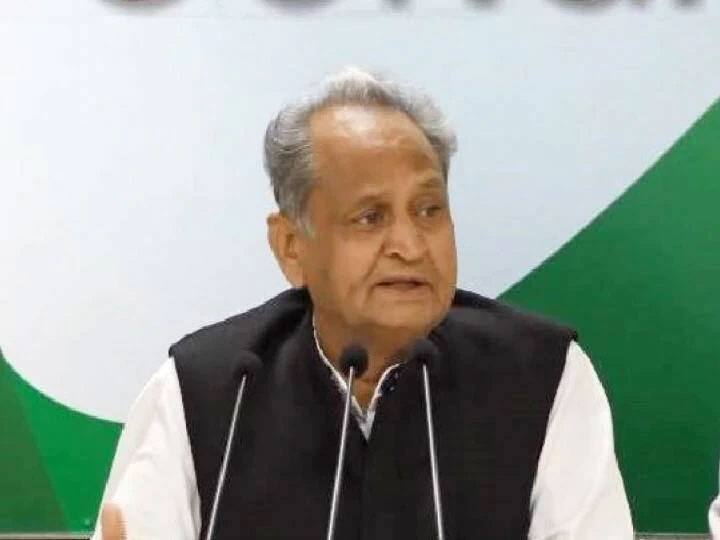 Ashok Gehlot Govt own MLA accuses Phone tapping and espionage Rajasthan: गहलोत सरकार पर पायलट खेमे के विधायक ने फोन टैपिंग का लगाया आरोप