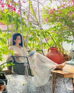 Kangana Ranaut Pics: সবুজ ঘেরা ব্যালকনিতে অবসরযাপন কঙ্গনার, মনে এল কোন কবিতা?