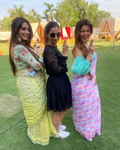 साथ में दिखीं Bigg Boss की दो विनर Rubina Dilaik और Deepika Kakar, सेट पर की खूब मस्ती