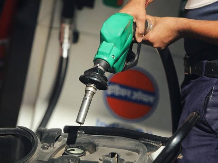 Petrol prices not coming down as States do not want to bring fuel under GST says Petroleum Minister Hardeep Singh Puri पेट्रोल कीमतें कम नहीं हो रहीं, क्योंकि राज्य इसे GST के दायरे में नहीं लाना चाहते- पेट्रोलियम मंत्री