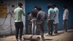 ना ऑक्सीजन, ना रेमेडिसिविर, अपनों को बचाने के लिए दर-दर भटक रहे लोग