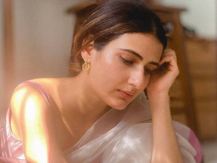 Fatima Sana Shaikh reveals about her toxic relationships says It gets very difficult to get out पहली बार गलत शख्स के साथ बुरे रिलेशनशिप पर छलका फामिता सना शेख का दर्द, बोलीं- हो गई थी बहुत मुश्किल