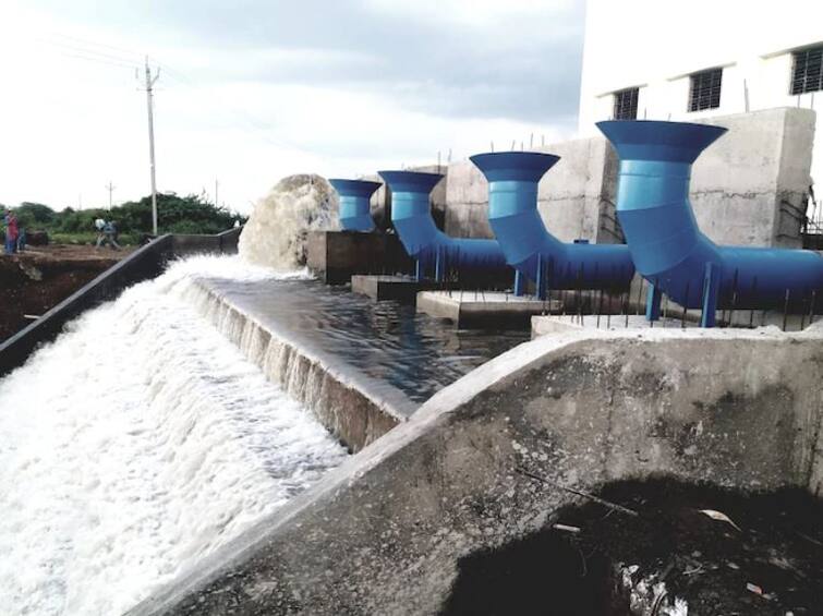 Solapur Ujani Dam Water To Indapur Issue Dattatray Bharane Latest Update उजनीचे पाणी पुन्हा पेटणार, इंदापूरला 5 टीएमसी पाणी देण्याच्या आदेशानंतर वातावरण तापले, पालकमंत्री भरणे म्हणाले... 