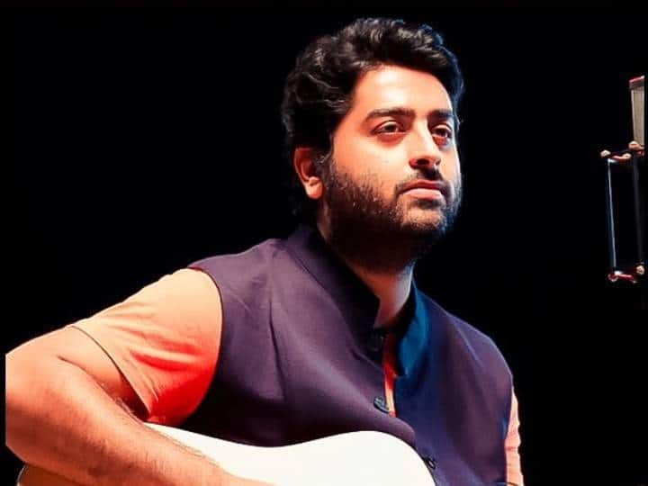 Arijit Singh's Mother Hospitalised In Kolkata; Singer Urges People To ‘Not Help Him Just Because He’s Celeb & Treat Every Patient The Same’ Arijit Singh's Mother Hospitalised In Kolkata; Singer Urges People To ‘Not Help Him Just Because He’s Celeb & Treat Every Patient The Same’