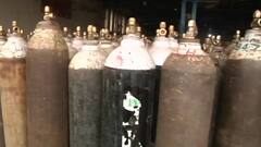 कानपुर में ऑक्सीजन की धड़ल्ले से कालाबाजारी, 18 हजार रुपये में मिल रहा एक सिलिंडर