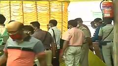 WB Election 2021: কাল সপ্তম দফার ভোট, বালুরঘাট ডিসিআরসি-তে থিকথিকে ভিড়, উধাও দূরত্ববিধি