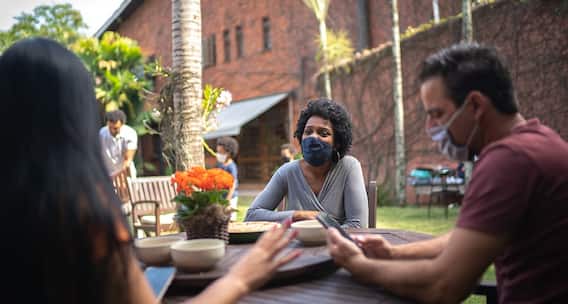 ਕੋਰੋਨਾ ਤੋਂ ਨਹੀਂ ਘਬਰਾਉਣ ਦੀ ਲੋੜ! ਬੱਸ ਮਾਹਿਰਾਂ ਦੀਆਂ ਇਹ ਗੱਲਾਂ ਬੰਨ੍ਹ ਲਓ ਪੱਲੇ ਕੋਰੋਨਾ ਤੋਂ ਨਹੀਂ ਘਬਰਾਉਣ ਦੀ ਲੋੜ! ਬੱਸ ਮਾਹਿਰਾਂ ਦੀਆਂ ਇਹ ਗੱਲਾਂ ਬੰਨ੍ਹ ਲਓ ਪੱਲੇ