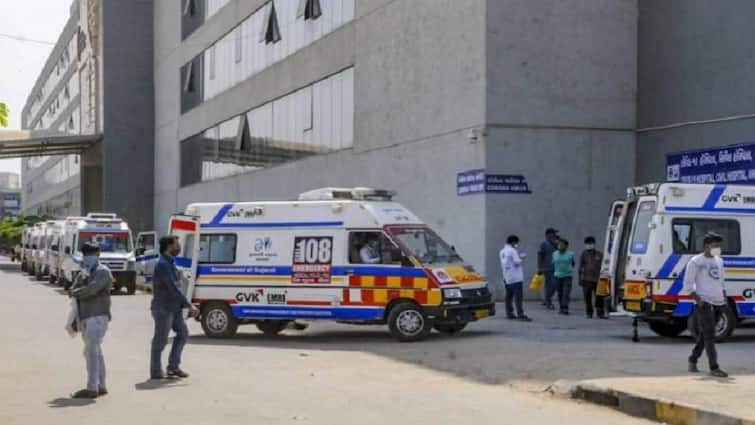 The Noida administration has capped the prices of ambulance services in order to prevent exorbitant pricing Ambulance rates in Noida: যথেচ্ছ ভাড়া আর নয়, অ্যাম্বুলেন্সের ভাড়া বেঁধে দিল নয়ডা