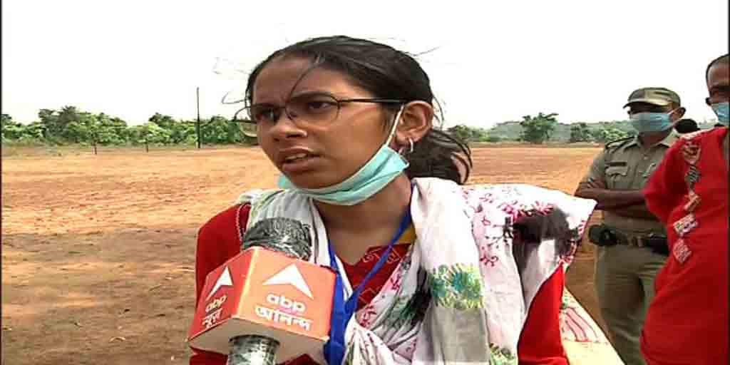 WB Election 2021 Voting: জামুড়িয়ায় ঐশী ঘোষকে বুথে ঢুকতে 'বাধা' West Bengal Election 2021 Seventh Phase Voting CPM candidate Aishee Ghosh allegedly blocked while entering polling centre on Polling Day WB Election 2021 Voting: জামুড়িয়ায় ঐশী ঘোষকে বুথে ঢুকতে 'বাধা'