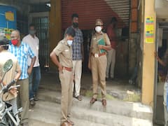 மதுபானம் வாங்க முண்டியடிப்பு; மிலிட்ரி கேண்டினுக்கு ‛சீல்’ வைப்பு