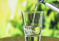 Coronavirus: શું વધુ પાણી પીવાથી શરીરમાંથી કોરોના વાયરસ ખતમ થઇ જાય છે? શું છે હકીકત જાણો