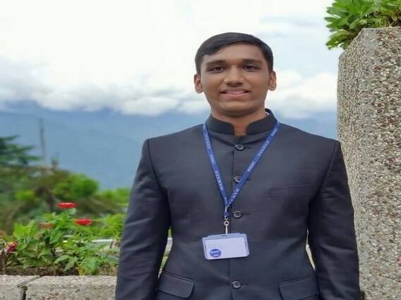IAS Success Story: हाईस्कूल के बाद UPSC में जाने का मन बनाया, सटीक रणनीति और कड़ी मेहनत की बदौलत पहले प्रयास में वैभव बने आईएएस