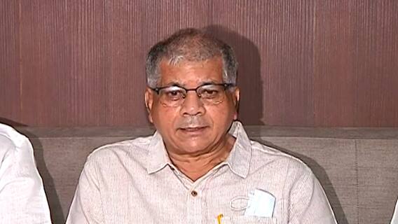 Prakash Ambedkar | कोरोना लसीचे एकच दर ठेवा, नाहीतर आंदोलन करु : प्रकाश आंबेडकर