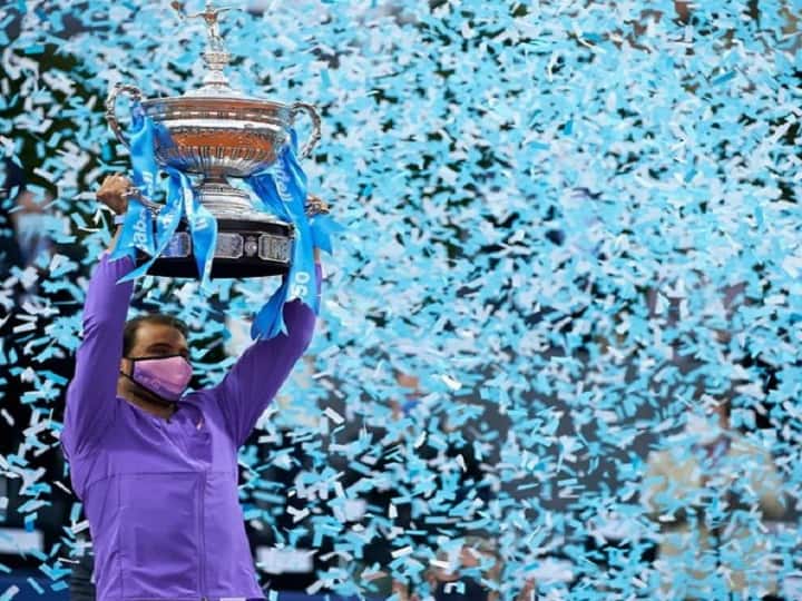 Rafael Nadal beating Stefanos Tsitsipas in the Barcelona Open final winning the title for a record 12th time Rafael Nadal ने जीता बार्सिलोना ओपन, खिताबी भिड़ंत में Tsitsipas को दी शिकस्त