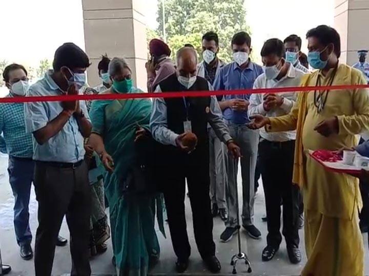 50 Bed Covid Hospital inaugurated in Raebareily ann रायबरेली में 50 बिस्तरों वाला कोविड अस्पताल शुरू, उद्धाटन के दौरान उड़ी सोशल डिस्टेंसिंग की धज्जियां