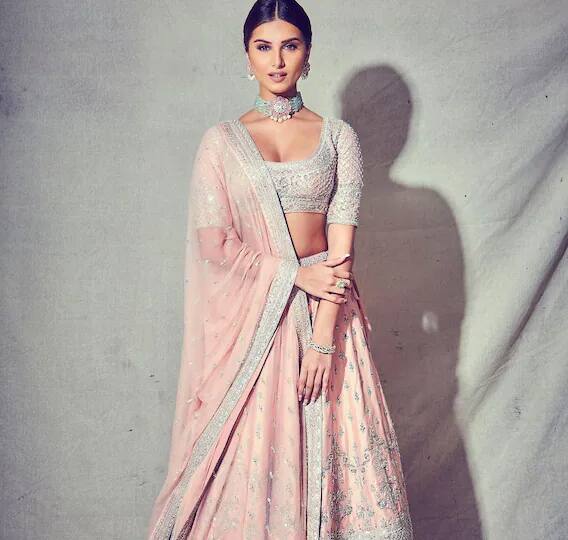 (Photo Credit : @tarasutaria/Instagram)