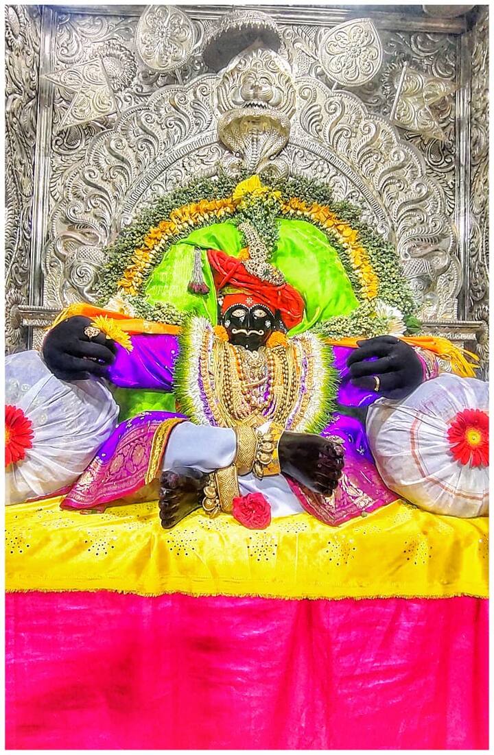 देवाचं राजेशाही थाटातील हे रुप डोळ्यांचं पारणं फेडणारं ठरलं.