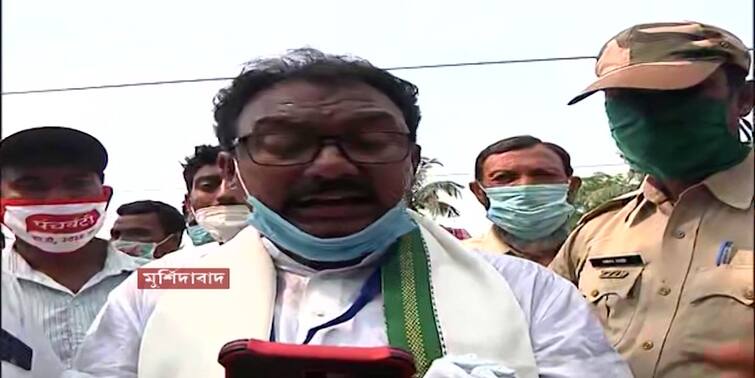 West Bengal election 2021: Congress candidate alleged for giving money to voters with masks on 7th phase of election day WB Election 2021: মাস্কের মধ্যে টাকা বিলির অভিযোগ ! কাঠগড়ায় মুর্শিদাবাদের কংগ্রেস প্রার্থী