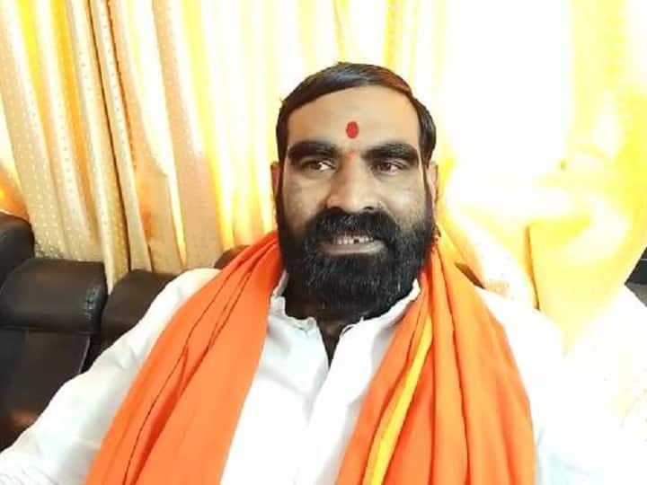 Shiv Sena Rebel MLA Santosh Bangar Shiv Sena to take action against Santosh Bangar Hingoli Maharashtra Politics Marathi News आधी ढसाढसा रडून, नंतर बंडखोरी करणाऱ्या संतोष बांगर यांना शिवसेना धक्का देणार?