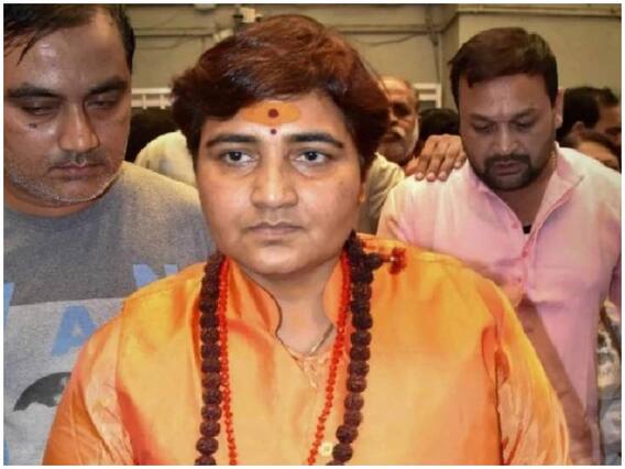MP: कांग्रेस नेता ने कहा- बीजेपी सांसद प्रज्ञा ठाकुर को ढूंढकर लाने वाले को 10,000 रूपये का इनाम देंगे MP: कांग्रेस नेता ने कहा- बीजेपी सांसद प्रज्ञा ठाकुर को ढूंढकर लाने वाले को 10,000 रूपये का इनाम देंगे