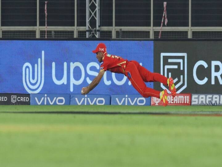 Punjab kings Ravi Bishnoi's sensational catch gets warm reception from fans in twitter 'கேட்ச் ஆஃப் தி ஐபிஎல்'-இணையத்தில் ட்ரெண்டாகும் ரவி பிஷ்னோயின் கேட்ச்