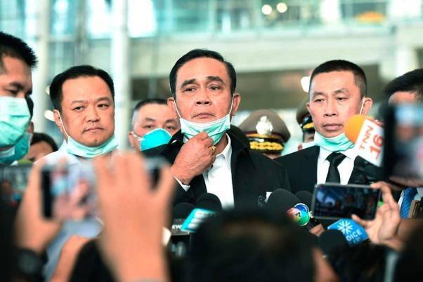 Covid-19: Thailand prime minister Prayut Chan-o-cha fined for breaking face mask rule ભારતમાં માસ્ક નહીં પહેરનારા નેતાને કંઈ થતું નથી ત્યારે આ દેશમાં માસ્ક નહીં પહેરવા બદલ વડાપ્રધાનને 48 હજાર રૂપિયાનો દંડ......