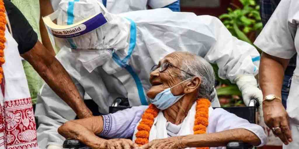82 year old lady overcomes coronavirus in 12 days, know the proning process behind it Coronavirus Fighter: ১২ দিনে করোনাজয় ৮২ বছরের বৃদ্ধার, সৌজন্যে প্রোনিং, কী সেই পদ্ধতি