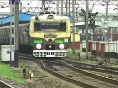 Railway Corona Initiative: শুধুই নয় জরিমানা, সচেতনতা বাড়াতে মাস্ক বিলি পূর্ব রেলের