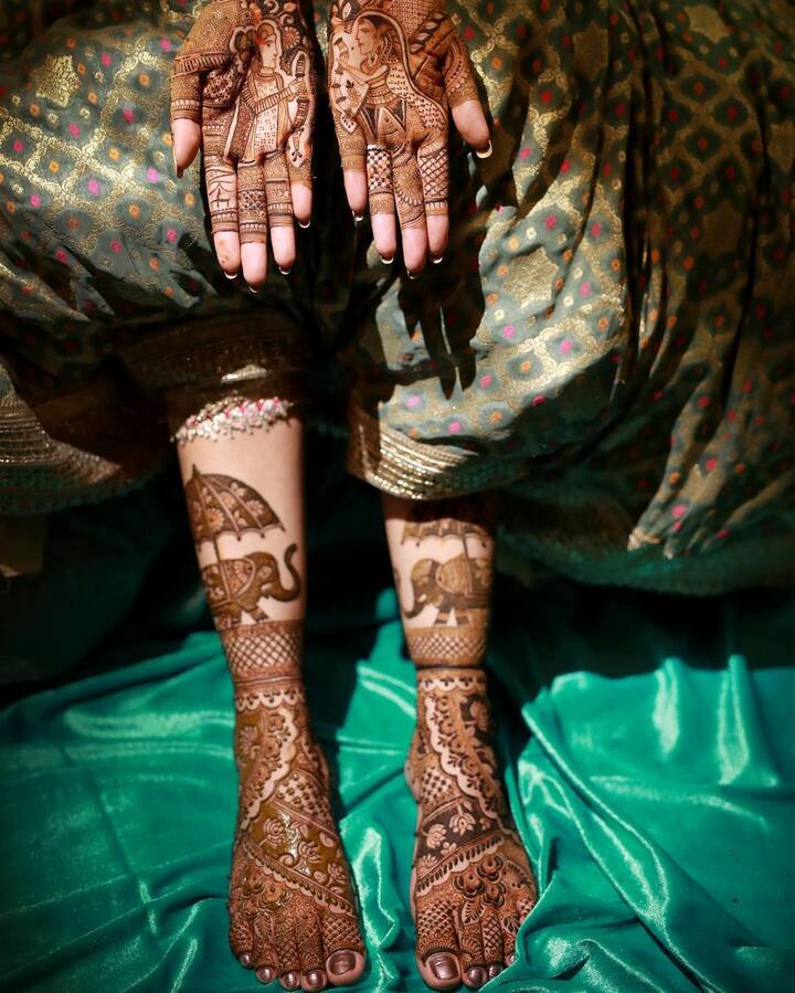 सुगंधा मिश्रा ने पिछले कुछ सालों में एक स्टैंडअप कॉमेडियन के रूप में खुद का नाम बनाया है. वो ज्यादातक लता मंगेशकर की मिमिक्री करती हुई दिखाई देती थी. इस मिमिक्री के लिए उन्हें लता मंगेशकर से भी तरीफ मिली है. उन्होंने ‘द कपिल शर्मा शो’ से अपने कॉमेडी अंदाज की शुरुआत की थी. संकेत भोसले पेशे से डॉक्टर हैं.