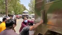 ऑक्सीजन संकट को लेकर सड़कों पर मुस्तैद कांग्रेस विधायक, खराब पड़ी सेना की गाड़ी को लगाया धक्का