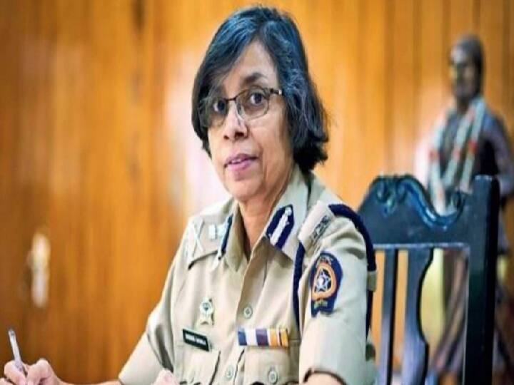 Maharashtra Police Transfer and Phone tapping Case special CBI team went to Hyderabad and recorded Rashmi Shuklas Statement Maharashtra Police Transfer Case : CBI च्या विशेष पथकानं हैदराबादला जात रश्मी शुक्ला यांचा नोंदवला जबाब