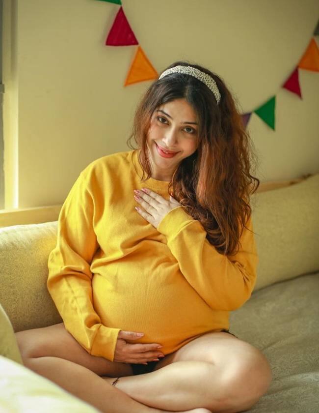 अदिती शिरवाइकर ने एक और तस्वीर शेयर करते हुए लिखा,