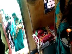 कोरोनामुक्त होऊन परतलेल्या नवजात बालिकेचं कुटुंबाकडून एखाद्या नववधुप्रमाणं स्वागत