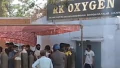 UP: Lucknow में Oxygen की कमी से लोग परेशान, ऑक्सीजन प्लांट के बाहर लोगों की लंबी कतार