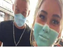 Viral: दो विदेशियों ने कोविड नियमों का पालन न करते हुए किया प्रैंक, पासपोर्ट हुए जब्त