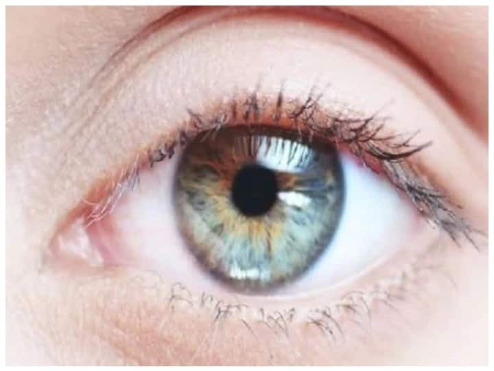 Eyes Care Tips: Use these tips to keep your eyes healthy and hydrated Eyes Care Tips: अपनी आंखों को स्वस्थ और हाइड्रेटेड रखने के लिए अपनाएं ये टिप्स