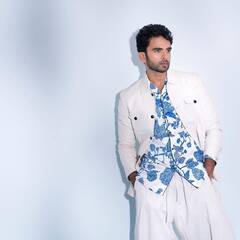 கதைப்போமா ஒன்றாக நீயும் நானும் தான் கதைப்போமா - அசோக் செல்வன்