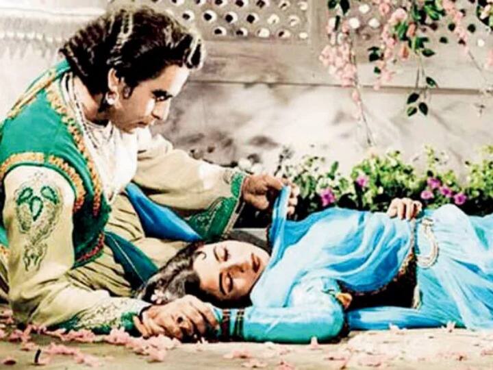 इस बीच फिल्म ‘नया दौर’ की शूटिंग चल रही थी, जिसमें मधुबाला और दिलीप कुमार स्टार थे. फिल्म का काफी हिस्सा शूट हो चुका था और कुछ हिस्सा भोपाल में शूट होना था. लेकिन कहते हैं मधुबाला के पिता ने उन्हें भोपाल भेजने से मना कर दिया था.