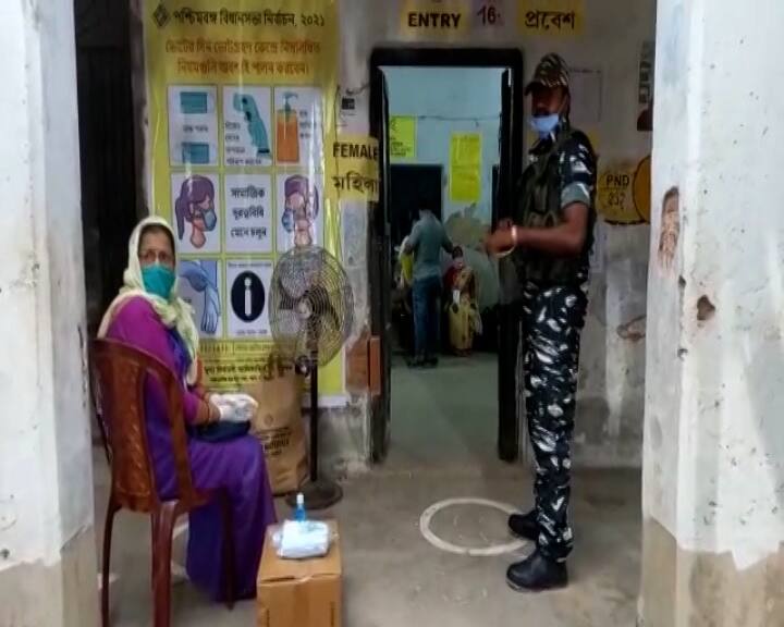নির্বাচন কমিশন গাইডলাইনে জানিয়েছে, নেগেটিভ করোনা রিপোর্ট ছাড়া, কোনও প্রার্থী বা কাউন্টিং এজেন্টকে গণনাকেন্দ্রে ঢুকতে দেওয়া হবে না। গণনা শুরুর ৪৮ ঘণ্টা আগে প্রত্যেককে করোনা পরীক্ষা করাতে হবে। গণনাকেন্দ্রের বাইরে কোনওরকম জমায়েত বরদাস্ত করা যাবে না।