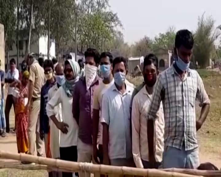 কমিশন জানিয়েছে, গণনা কেন্দ্রে প্রত্যেক কর্মীর জন্য মাস্ক, স্যানিটাইজার, ফেশ-শিল্ড ও গ্লাভসের ব্যবস্থা করতে হবে।