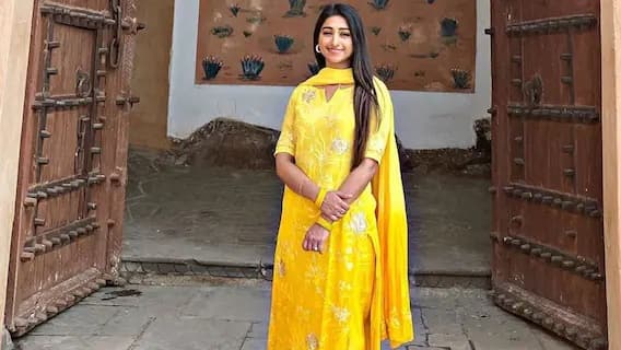 'યે રિશ્તા ક્યા કહલાતા હૈ' ફેમ મોહેના કુમારી સિંહે વર્ષ 2019માં સુયશ રાવત સાથે લગ્ન કર્યા બાદ એન્ટરટેનમેન્ટ ઇન્ડસ્ટ્રીને છોડી દીધી.