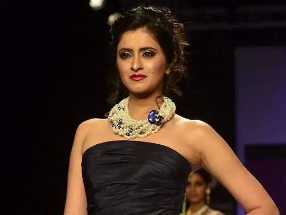 મિહિકા વર્માના વર્ષ 2016માં એનઆરઆઇ બિઝનેસમેન સાથે લગ્ન થયા, આ પછી તેને ટીવી ઇન્ડસ્ટ્રીને અલવિદા કહી દીધુ, અને હવે તે અમેરિકામાં રહે છે. તેને 'યે હૈ મોહબ્બતે' લોકપ્રિયતા મળી હતી.