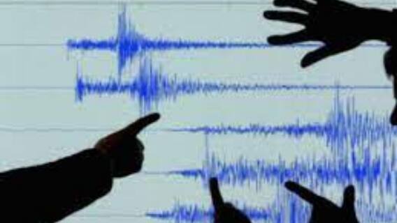 Ananda Sakal I: হঠাৎই দুলে উঠল বাড়ি, আতঙ্কে রাস্তায় নেমে এলেন মানুষ