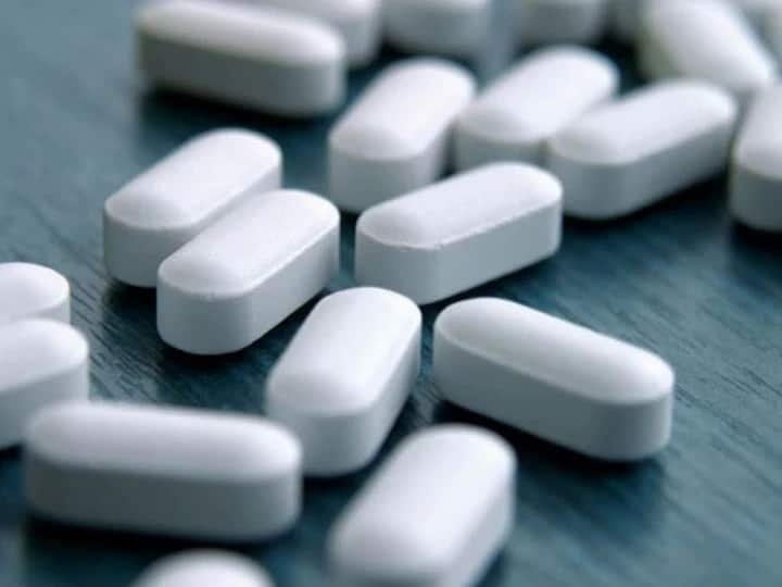 Expired medicine distributed to corona patients in UP, show cause notice issued लापरवाही की हद: यूपी में कोरोना मरीजों को बांटी गयी एक्सपायर दवा, कारण बताओ नोटिस जारी