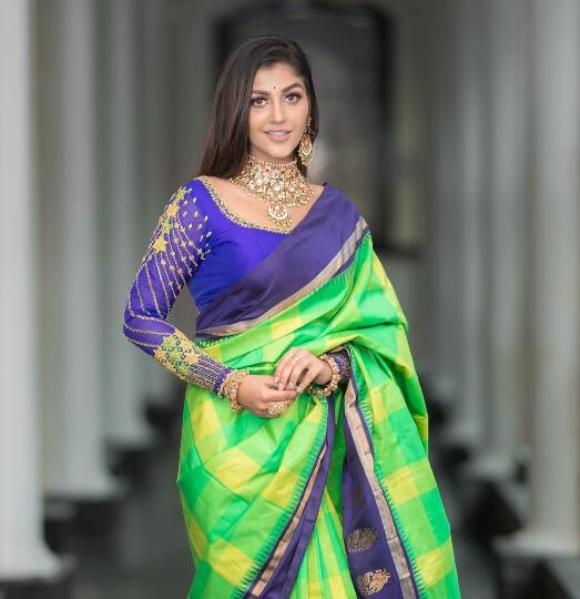 சேலை கட்டும் பெண்ணுக்கொரு வாசமுண்டு கண்டதுண்டா கண்டவர்கள் சொன்னதுண்டா