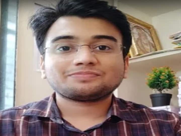 IAS Success Story Even after being an average student he trusted himself and worked hard in the very first attempt Mandar passed UPSC exam IAS Success Story: एवरेज स्टूडेंट होकर भी खुद पर किया भरोसा और कड़ी मेहनत कर पहले ही प्रयास में मंदार ने पास की यूपीएससी परीक्षा