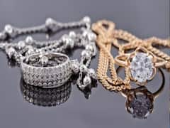 Gold Silver Price Today : चांदीचा भाव आजही वधारला, तर सोने 'जैसे थे'; जाणून घ्या आजचा भाव