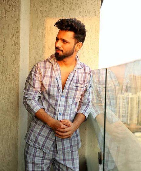 बिग बॉस में बतौर कंटेस्टेंट शामिल होने वाले राहुल वैद्य खतरों के खिलाड़ी 11 का हिस्सा बन गए हैं. बिग बॉस में राहुल को एक मजबूत कंटेस्टेंट के रूप में देखा गया था.