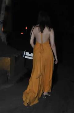 ਬੇਕਲੈੱਸ ਗਾਊਨ ਪਾ ਕੇ ਜੁਹੂ ਦੀਆਂ ਸੜਕਾਂ 'ਤੇ ਨਿਕਲੀ Tamannaah Bhatia, ਹਰ ਕੋਈ ਰਹਿ ਗਿਆ ਦੰਗ 